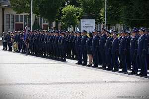 Na zdjęciu policjanci podczas uroczystego apelu.