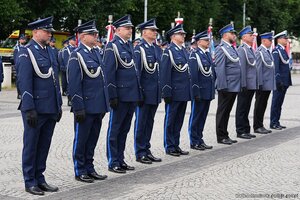 Na zdjęciu policjanci podczas uroczystego apelu.