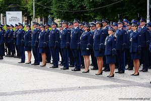 Na zdjęciu policjanci podczas uroczystego apelu.