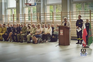 Na zdjęciu uczestnicy inauguracji roku szkolnego.