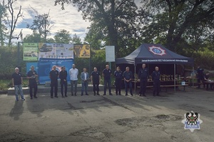 Na zdjęciu policjanci biorący udział w turnieju strzeleckim.