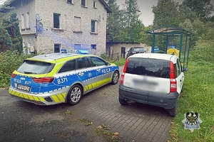 Na zdjęciu radiowóz oraz kontrolowany samochód.
