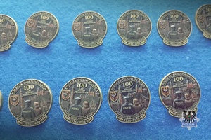 Odznaka 100-lecie dzielnicowych.