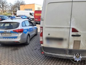 Zatrzymany przez policjantów ruchu drogowego 21-latek miał już dwa zakazy sądowe oraz cofnięte uprawnienia do kierowania pojazdami