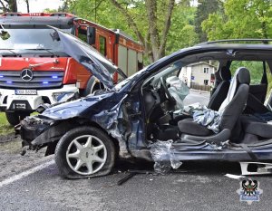 Poważny wypadek w Kowalowej. Policjanci kolejny raz apelują o zachowanie zasad bezpieczeństwa na drogach