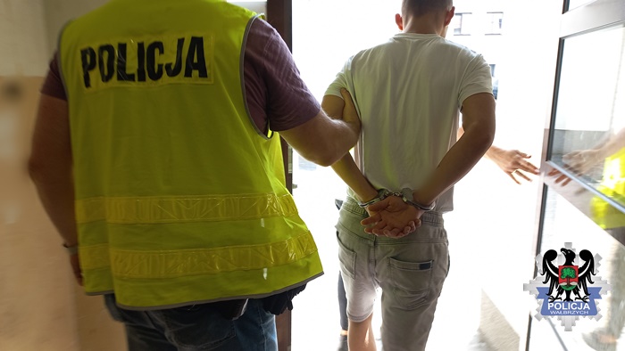 Tymczasowy areszt dla sprawców brutalnego rozboju. Wałbrzyscy policjanci zatrzymali całą czwórkę zaledwie kilka godzin od zgłoszenia