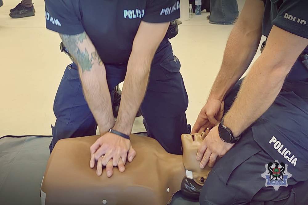 Policjanci z Wałbrzycha wzięli udział w biciu rekordu resuscytacji